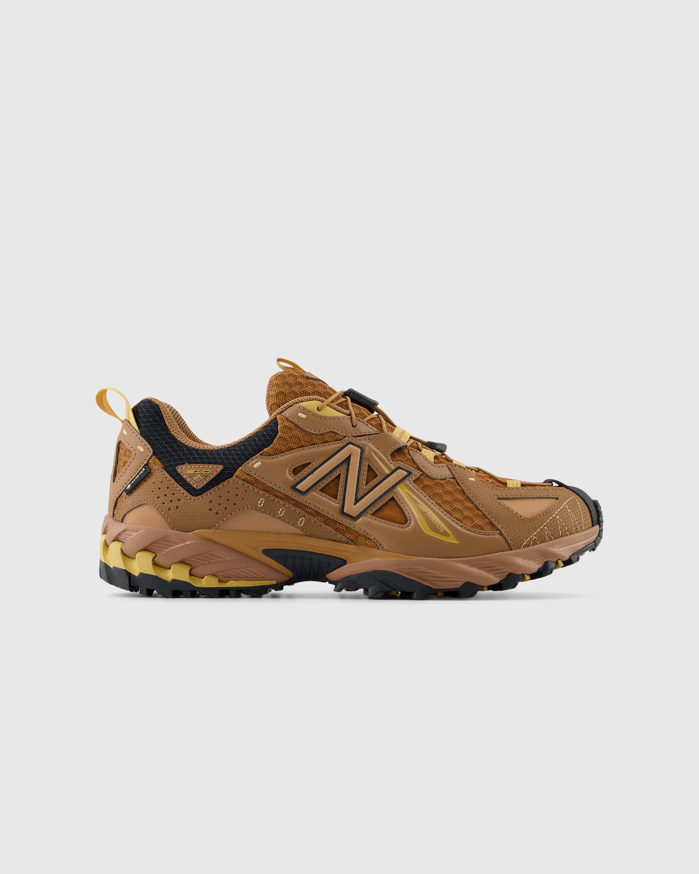 New balance 737 bruin top